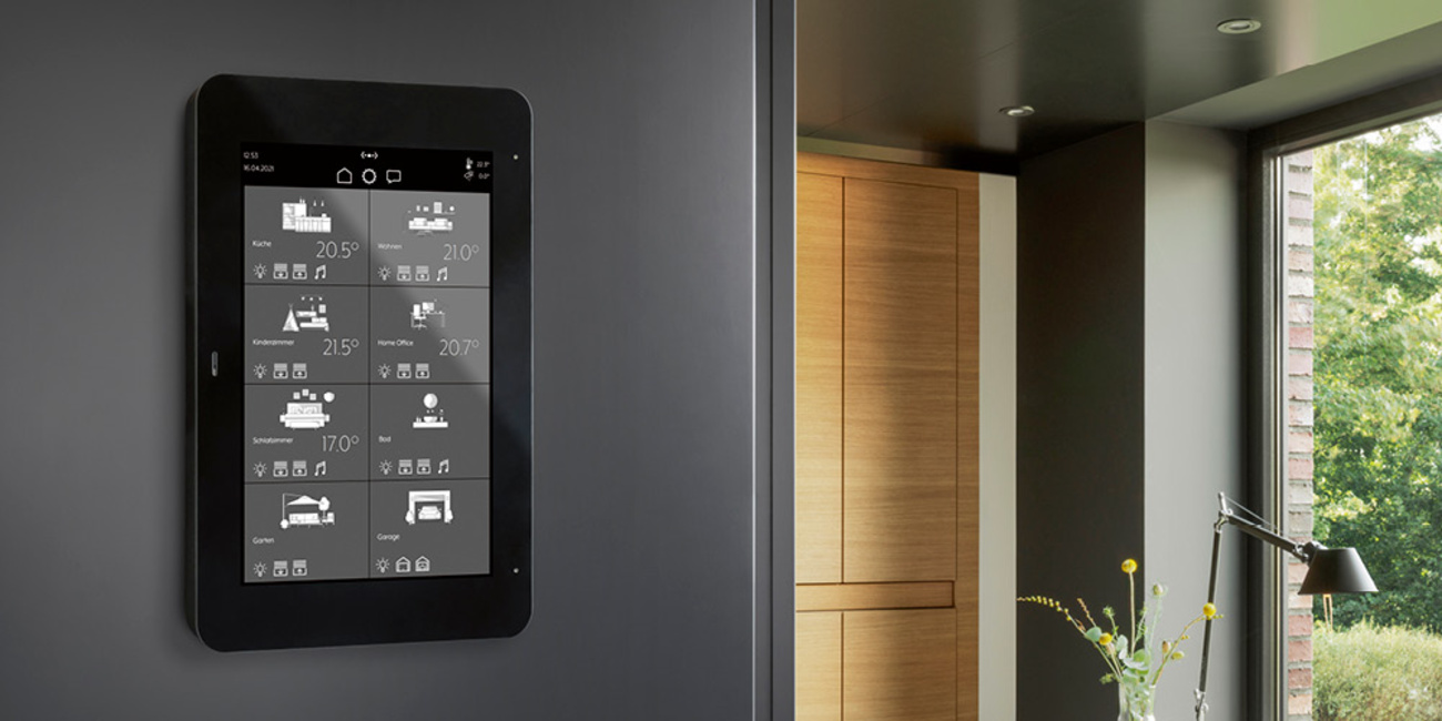 JUNG Smart Panel 8 bei Elektro Kranz GmbH in Bosenbach